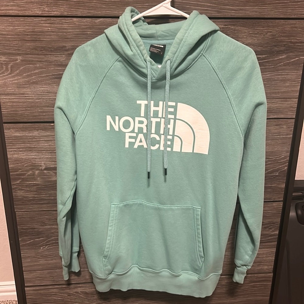 Women’s North Face hoodie